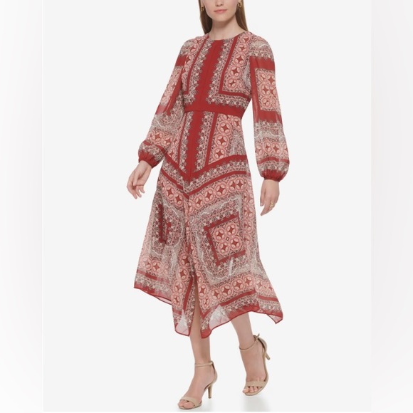 Vince Camuto Dresses & Skirts - Vince Camuto Medallion print maxi dress